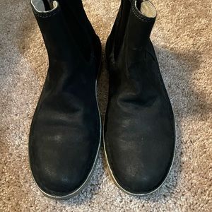 Womens Clark’s desert boot